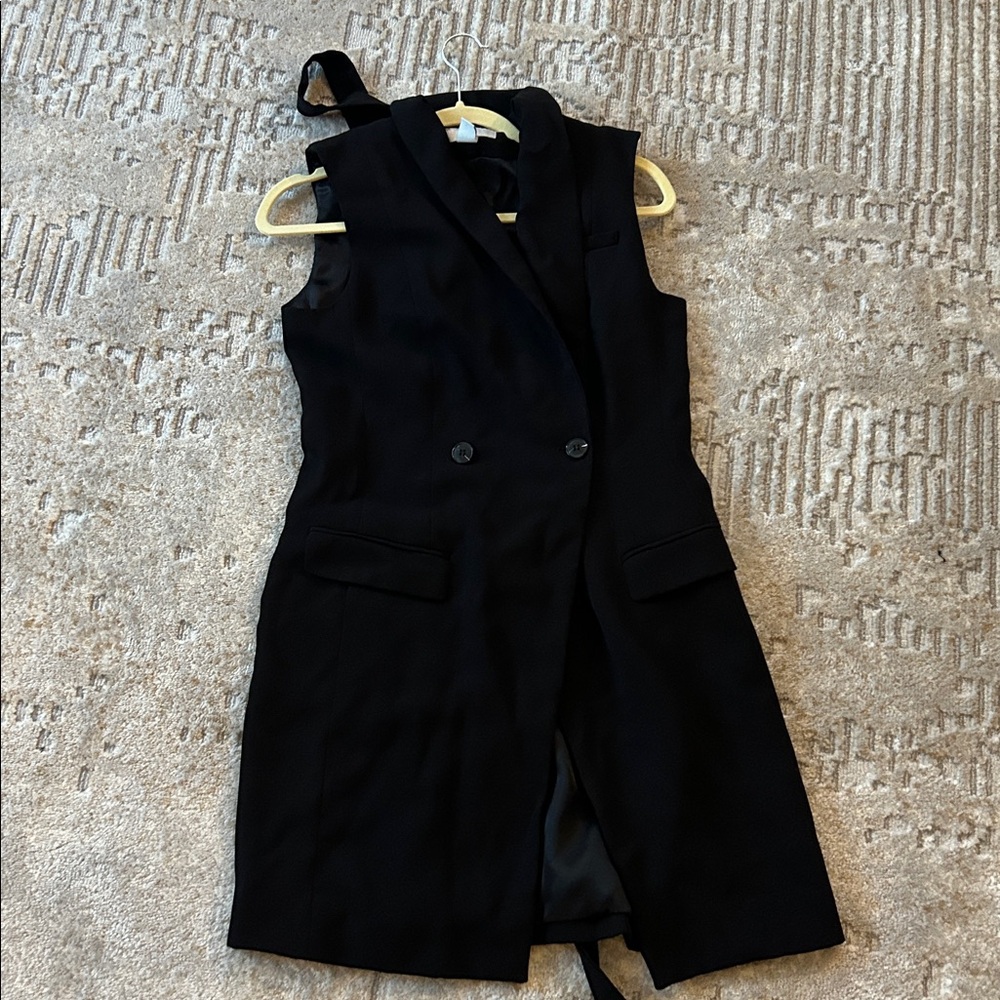 H&M Black Sleeveless blazer dress with waist tie - size 8